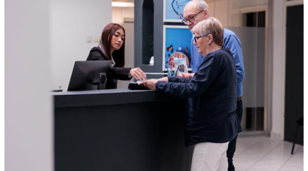 Bandă de hoți români, condamnată în Italia: Au furat peste 100.000 de euro de pe cardurile bătrânilor