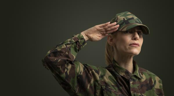 O țară din Europa a decis ca serviciu militar să fie obligatoriu și pentru femei. ”Ne reînarmăm pentru a evita războiul" 