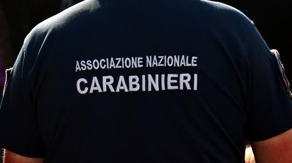 Un italian a comentat cu ”ridicol” la o știre pe Facebook și acum este căutat de polițiști 