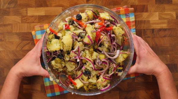 Salată orientală de post: O delicatesă culinară plină de arome și nutrienți