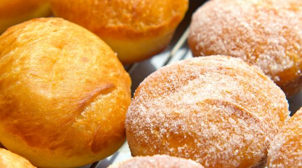 Rețetă simplă și rapidă: Gogoși de post, fără frământare