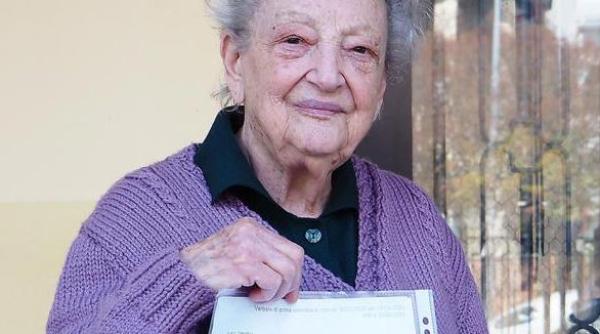 Caz revoltător: O bătrână de 93 de ani din Italia riscă să rămână pe stradă pentru că e prea ”bogată” pentru căminele sociale 