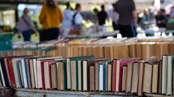 O bandă de escroci români din Germania a înșelat zeci de nemți la târgul de carte de la Leipzig. Au fost prinși și expulzați 