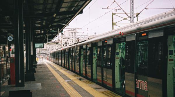 Bilete de tren mai scumpe de la 1 aprilie: costă aproape cât un zbor low-cost