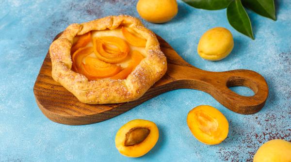 Prajitură de post cu caise. Un strop perfect de dulce în Postul Paștelui