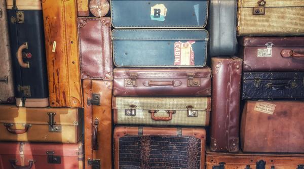 Escrocheria "cumpără bagaje pierdute la aeroport cu 2 euro". Multe persoane și-au pierdut banii 