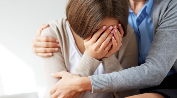 O româncă din Italia nu i-a plătit chiria doi ani proprietarei și i-a devastat apartamentul. Riscă acum închisoarea