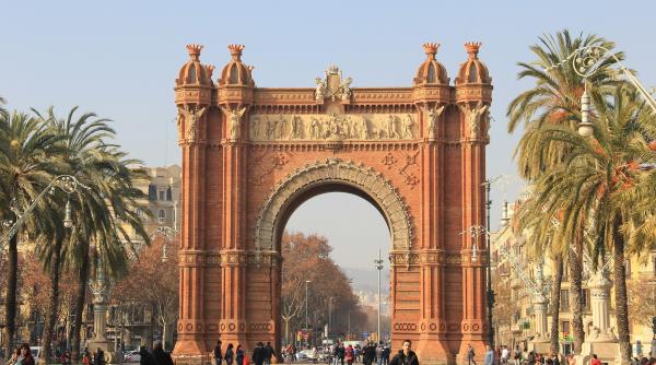 Spania s-a săturat de turiști și protestează. ”Insulele Canare nu mai pot”