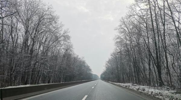 Vremea se schimbă radical, de la o zi la alta: ploaie, vijelii, lapoviță și ninsoare