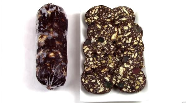 Rețetă rapidă și delicioasă: Salam de biscuiți cu ciocolată. Un deliciu de post!