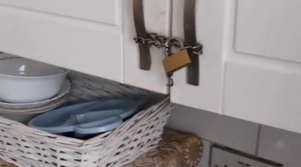 Un român din Marea Britanie povestește cât de grea e viața în străinătate: „Am pus lacătul la dulap la bucătărie, ca să nu-mi mai fure mâncarea”