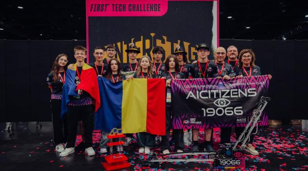 Elevi români, campioni mondiali la robotică în America