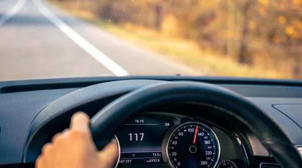 Șofer român din Italia, urmărit de poliție după ce a refuzat să oprească mașina. Bărbatul nu deținea carnet de conducere 