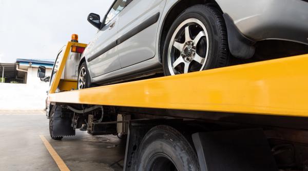 Un samsar român care luase ITP-ul în țară de 2 zile a rămas fără platformă, în Germania. Poliția a constat "40 de defecte grave"