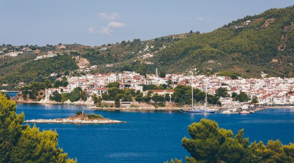 Valurile de turiști îi alungă pe italieni de pe insula Capri. Celebra destinație turistică se confruntă cu o aglomeraţie sufocantă