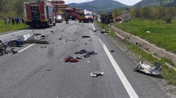 Tragedie în Italia: O dubă cu trei români s-a ciocnit frontal de un camion condus de un moldovean 