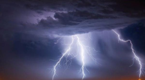 Incident bizar în orașul german Dresda: Cel puţin 10 persoane rănite de fulger, dintre care 4 sunt în stare gravă