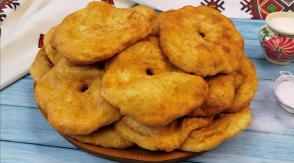 Scovergi pufoase, așa cum le făcea bunica - Simte din nou gustul copilăriei!