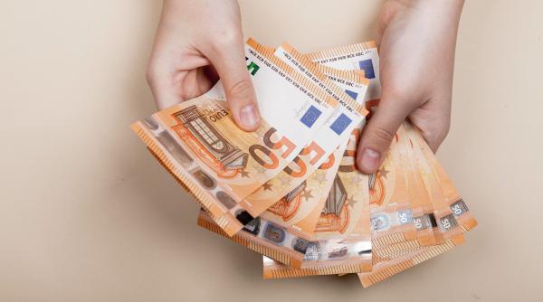 Ajutor social pe lângă salariu, în Germania. Un expert fiscal explică cum e posibil: "Nu poți întreține familia cu 2.000 de euro" - VIDEO