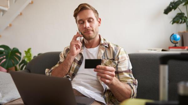 Cea mai mare platformă de rezervări hoteliere, acuzată de practici înșelătoare: Consumatorii sunt ”manipulați” de reduceri false și prețuri incomplete