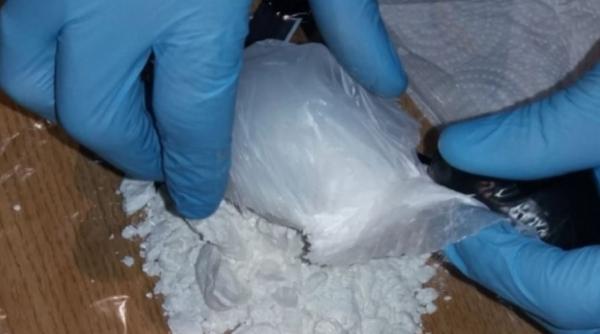 Descoperire de un milion de euro în Giurgiu: 14 kilograme de cocaină, ascunse într-o curte