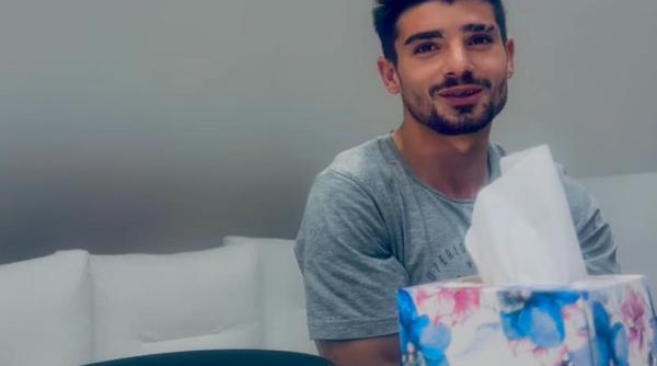 Românul aruncat în stradă, în Anglia, a primit o șansă. Gabriel a fost primit de o româncă în casa ei