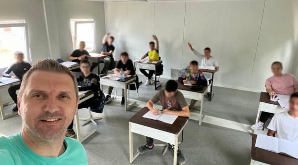 Un profesor român oferă gratuit meditații elevilor din toată țară pentru examenul de Evaluare Națională