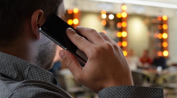 Banca Spaniei, avertisment privind creșterea fraudei "da" prin apeluri telefonice. Escrocii se folosesc de vocea victimelor 