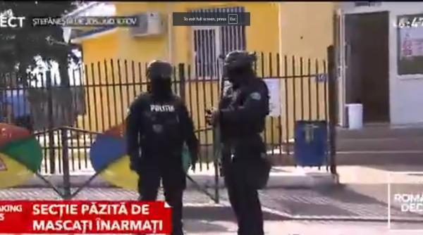 Scandal la Ștefăneștii de Jos. Mascații păzesc înarmați secția de votare 