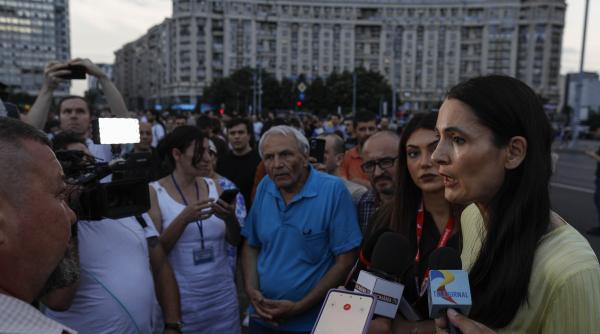 Protest USR în Piața Victoriei. Se cere renumărarea voturilor la Sectorul 1 