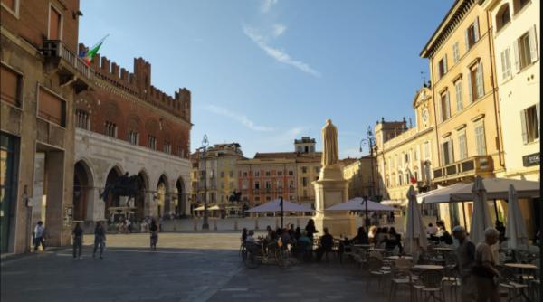 După un an în Italia, un tânăr jurnalist a revenit în România și povestește cum e viața acolo. E fenomenal ce fac italienii la ora 13.00