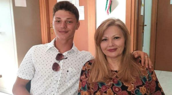 Doi români, bunică și nepot, vor susține examenul de bacalaureat împreună în Italia