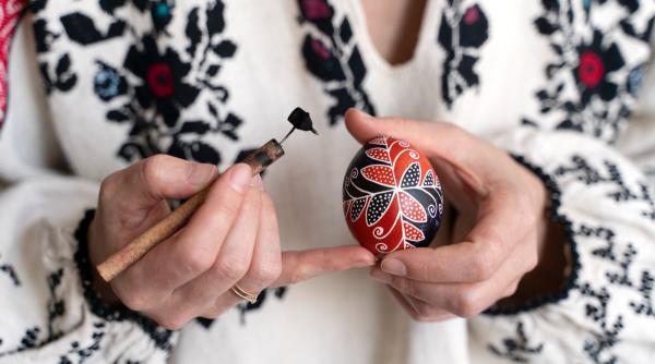 O româncă stabilită în Maroc spune ce-i lipsește cel mai mult din țară: Limba română, umorul și obiceiurile de Paște - VIDEO