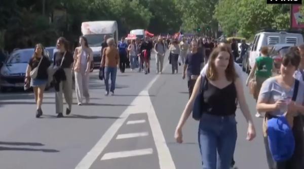 Zeci de mii de oameni au protestat la Paris: victorie a extremei drepte, un "pericol" pentru drepturile femeilor 