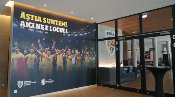 Germanii, uluiți de o cerință a naționalei României la hotel. Au dat jos toate tablourile de pe pereți și au pus altele cu ei - Galerie FOTO