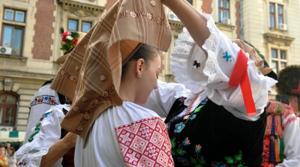 ȘtiriDiaspora.ro organizează prima ediție a dezbaterii "Tradiții românești în diaspora"