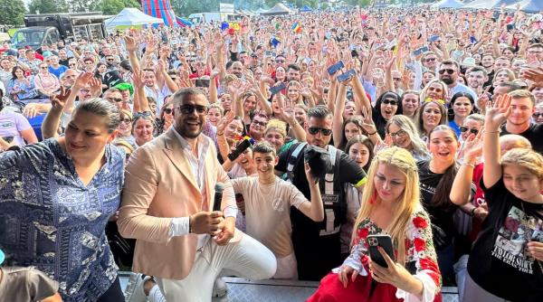 Manelistul Culiță Sterp, oprit de poliție pe aeroport în Anglia pentru că avea o geantă plină cu bani