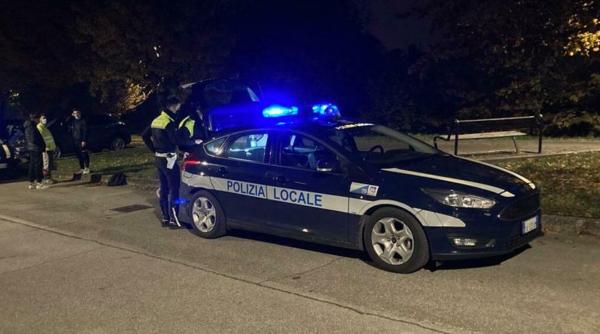 Un român din Italia a strâns 51 de amenzi pentru viteză excesivă, în valoare de 10.000 de euro. N-a plătit nici măcar una