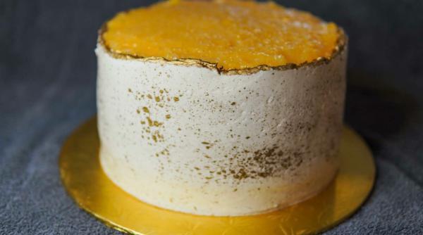 Prăjitură delicioasă cu ananas și nucă de cocos: Simte savoarea tropicală în fiecare mușcătură!