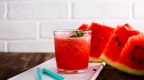 Limonadă cu pepene, băutura perfectă pentru zile caniculare