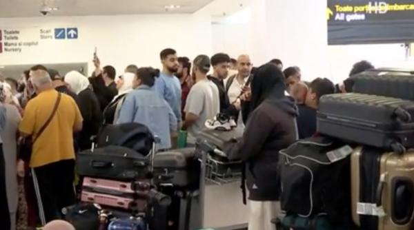 Piloții TAROM, mesaj pentru pasagerii care au dormit în aeroporturi, după grevă. Se plâng de salarii și de mâncarea oferită  