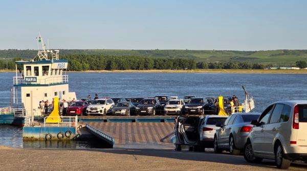 Lucrări la podul Giurgiu-Ruse. Bulgarii spun că reintroduc trecerea cu bacul pe Dunăre