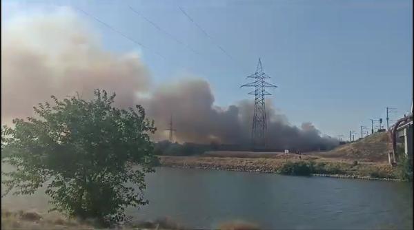 Incendiu lângă un cămin de bătrâni din județul Constanța. A fost activat Planul Roșu de intervenție