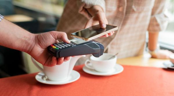 Banca Spaniei a emis un avertisment cu privire la plățile cu telefonul