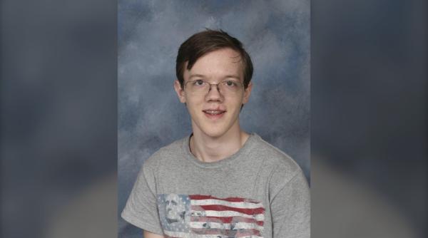 Thomas Crooks a fost văzut pe acoperiș de polițiști cu 26 de minute înainte să tragă