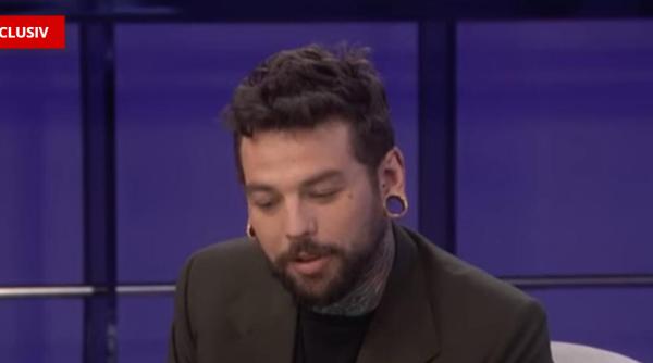 Navarone Garibaldi, fiul Priscillei Presley, dezvăluie cum a pășit în lumea muzicii încă de mic - primul interviu pentru o publicație din România