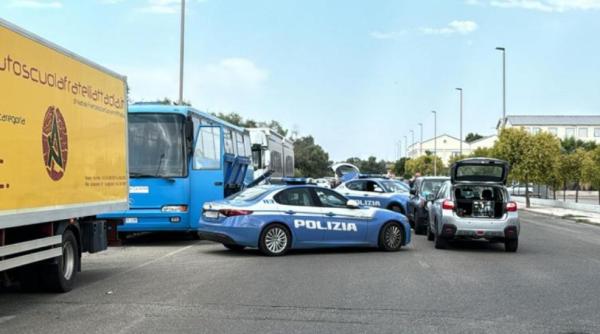 Român găsit mort în portbagajul unui autobuz în Italia. Autoritățile presupun că ar putea fi vorba de o crimă