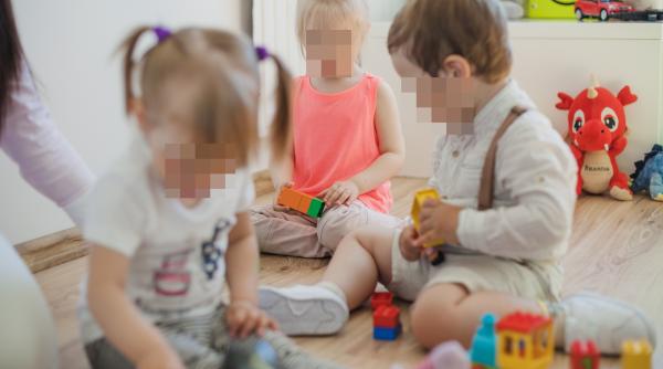 Educatoare arestată în Italia pentru înfometarea copiilor: Comanda mai puține porții de mâncare, pentru a păstra o parte din banii alocați hranei