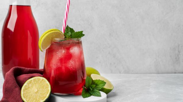 Rețetă de vară: Limonadă cu zmeură și mentă