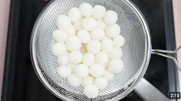 Desert chinezesc: Biluțe dulci de orez - ușor de preparat și foarte delicios